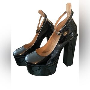 Lulu's Shiny Black Platform Heels